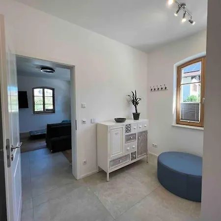 4younic Glonn1 * Boxspring * Jacuzzi * Netflix*65“ Appartement *